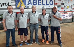 5b16dc7de9193_quipeCastan.jpg